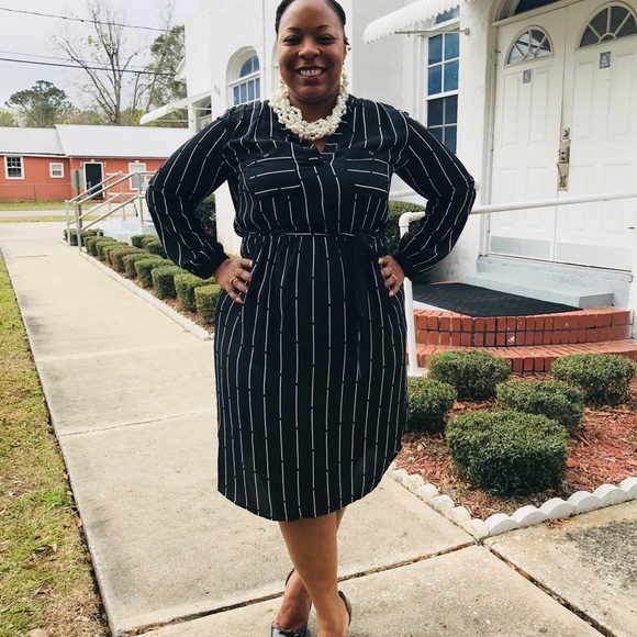 Meet your Posher, Sunshine ☀️ - Picture 4 of 5